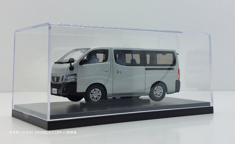 Nissan NV350 Caravan DX EBBRO 1/43 - Image 2