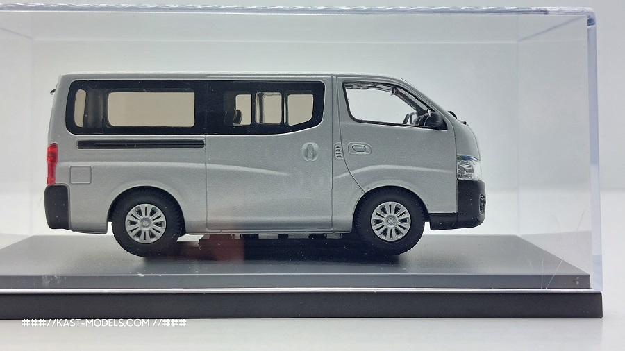 Nissan NV350 Caravan DX EBBRO 1/43 - Image 5