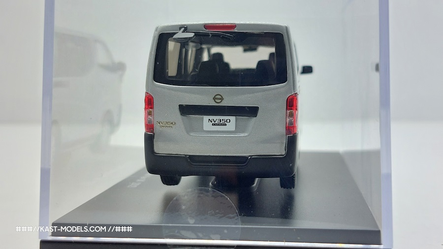 Nissan NV350 Caravan DX EBBRO 1/43 - Image 6