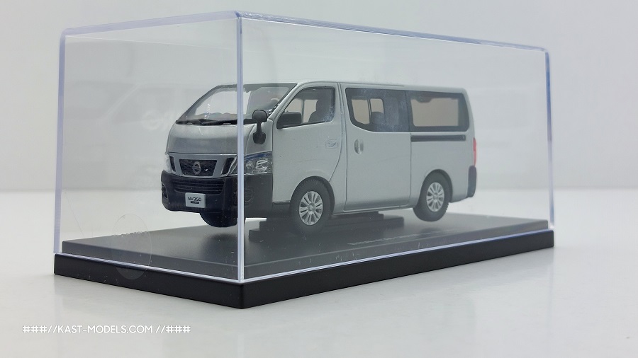 Nissan NV350 Caravan DX EBBRO 1/43