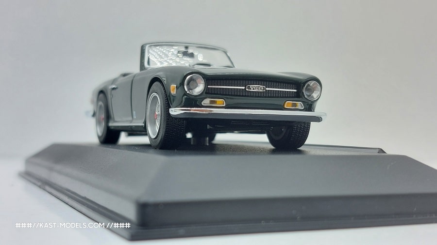 Triumph TR6 1968 Minichamps 1/43 - Image 2