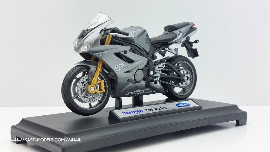 Triumph Daytona 675 Welly 1/18